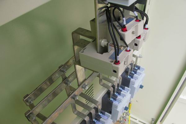 牙叉镇配电柜-应急照明配电柜使用对工作人员的具